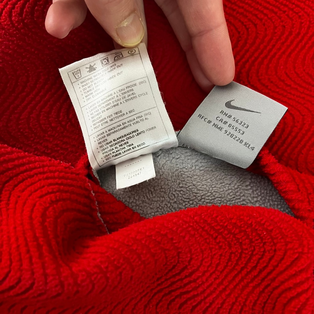 Nike Therma Fit Reversible Hooded Vest Textured Red Gray Boys size large 12-14 - Picture 14 of 14